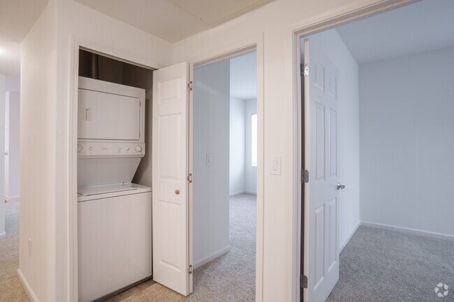 3BR, 2BA - 1199SF - Laundry
