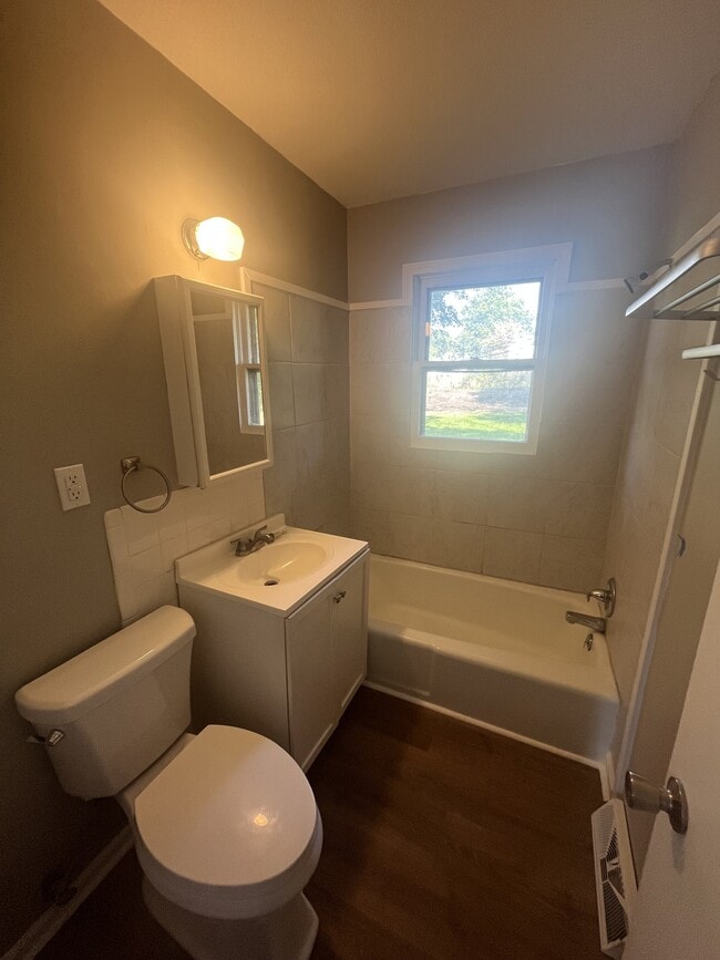 Photo - 411 McGoodwin St