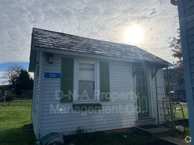 Building Photo - 106 Barnhouse Ln