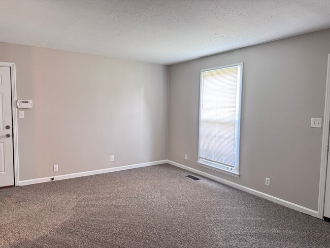 Photo - 322 Welchwood Dr