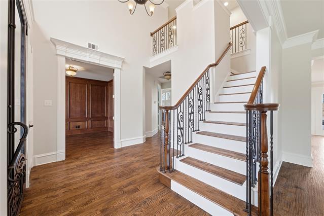 Photo - 715 Lakeway Dr