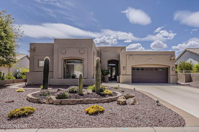 Building Photo - 65473 E Rose Ridge Dr