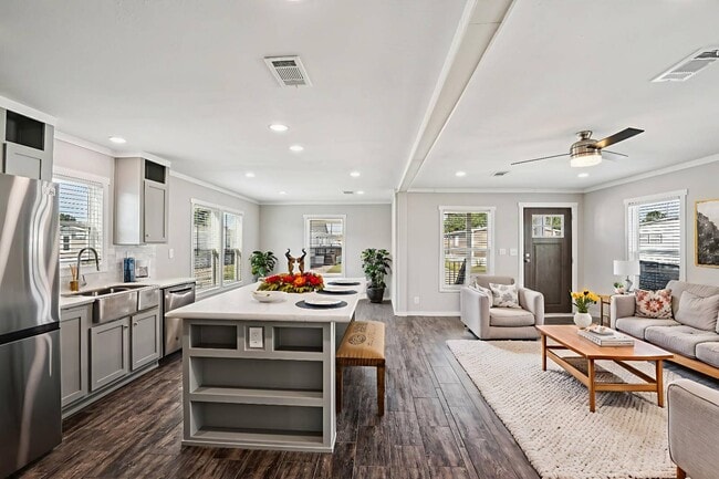 Photo - 1603 American Dr