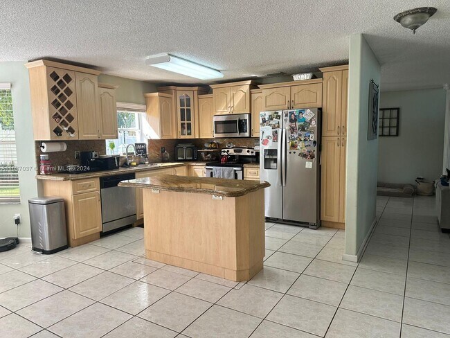 Photo - 18310 NW 10th St