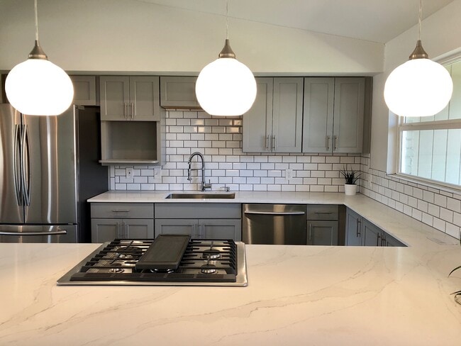 Photo - 717 Oblate Dr