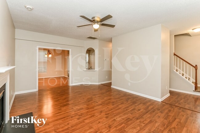 Photo - 236 Patrick Ave SW