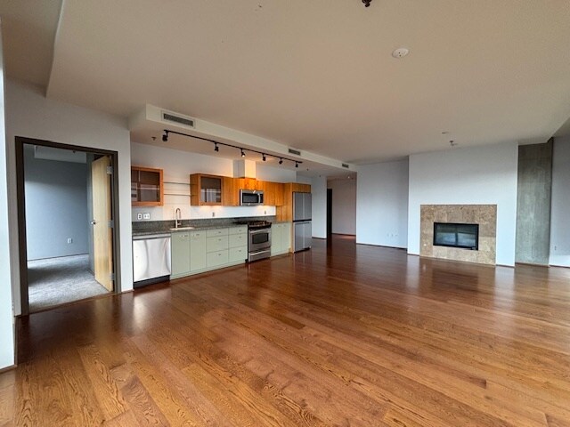 Fireplace - 1221 SW 10th Ave Unit Eliot Condo