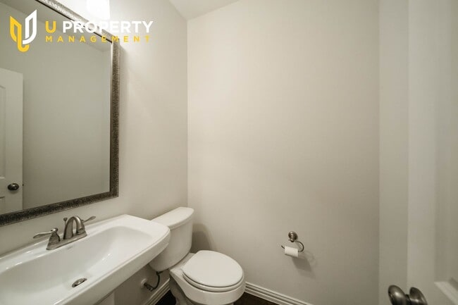 Photo - 3 Bed Sweet home ready for family.