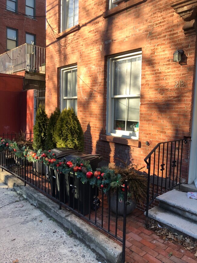 Photo - 218 6th St Unit Apt #1