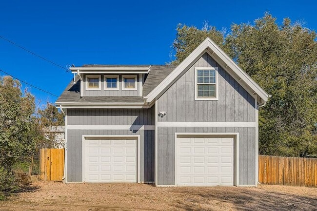 Photo - 515 W San Miguel St