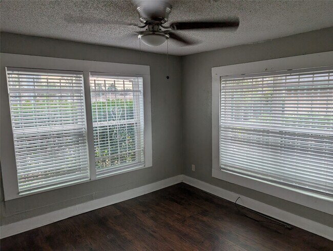 Photo - 3203 Eastex Fwy