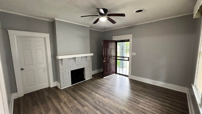 Photo - 3209 Choctaw Ave