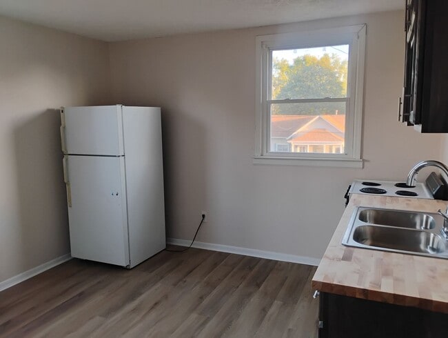 Photo - 229 W Pennsylvania St