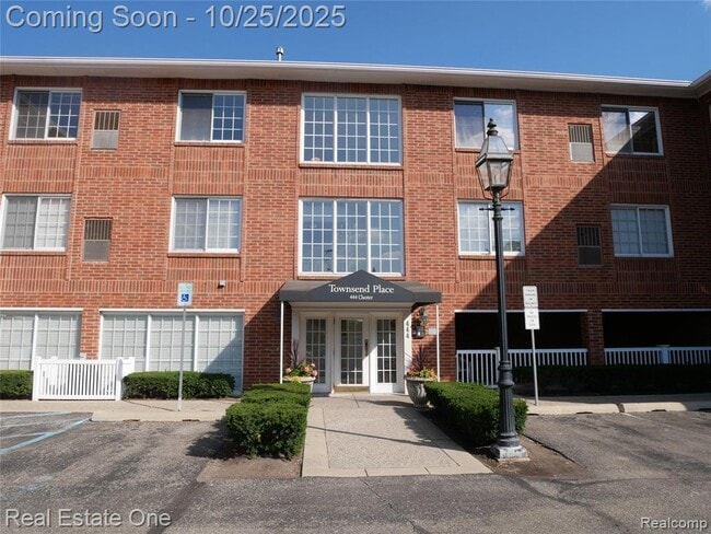 Photo - 444 Chester St Unit 413