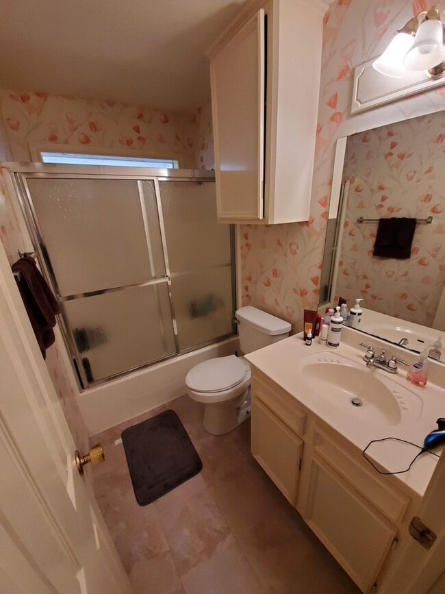 Photo - Bryan, 3 bedroom - 2 bath - 2 car garage - fenced in back yard. - Near Blinn College campus.