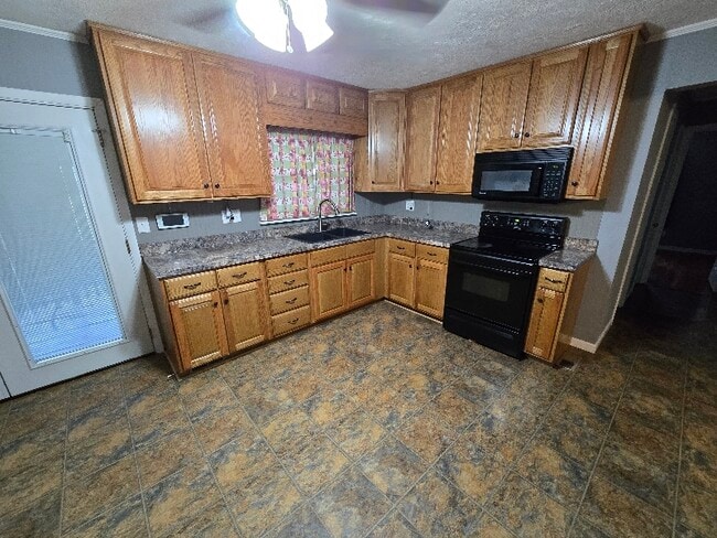 Photo - 5125 Cardinal Dr NW