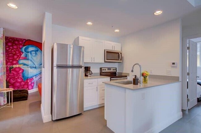 Photo - 346 NW 35th St Apartment Unit 2