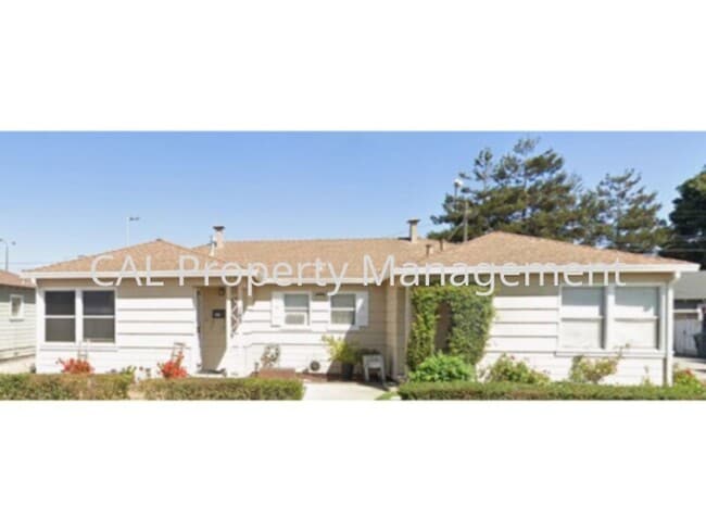 Building Photo - HOLD-146-148 Rodeo Unit 148