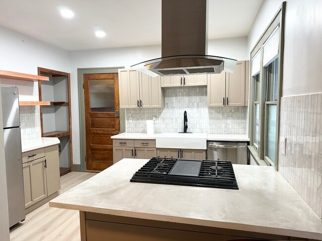 Photo - 9205 Clifton Blvd Unit 9205 Clifton blvd