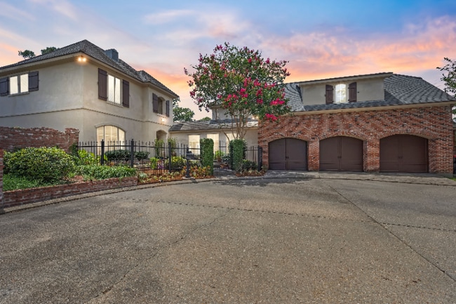 Building Photo - 118 W Bayou Pkwy