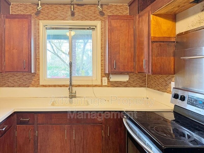 Photo - 2315 NW Circle Blvd