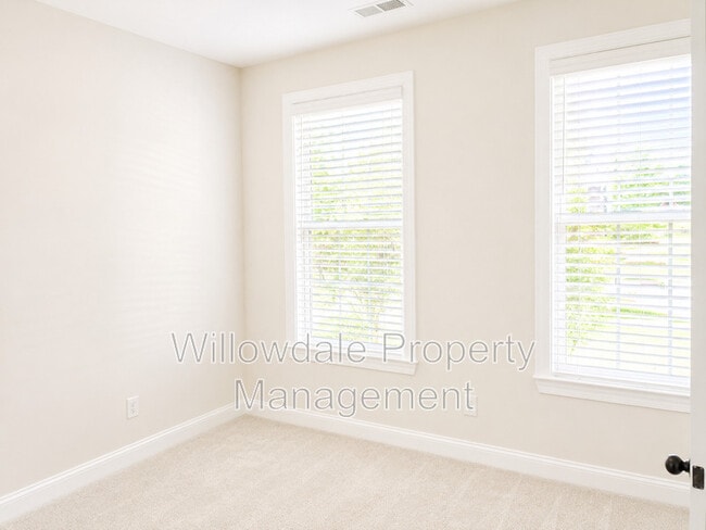 Photo - 1608 Fairbanks Rd