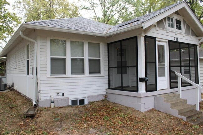 Photo - 431 N Grand Ave