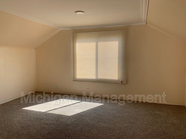 Photo - 7428 Deering St