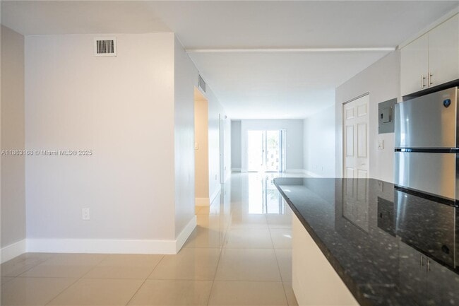 Photo - 1986 Biarritz Dr Unit 307