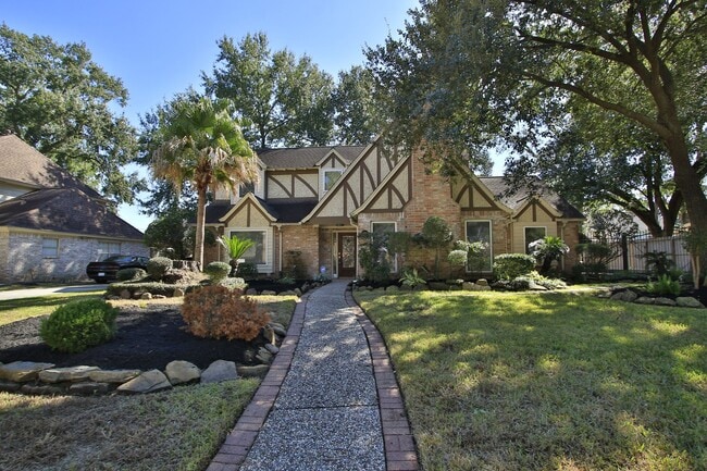 Photo - 1819 Saddlecreek Dr