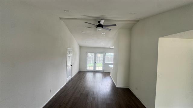 Photo - 500 Scarlet Oak St