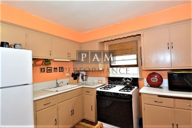 Photo - 6745 Hillside Ln