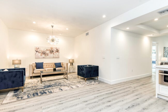 Photo - Regency Holt Apartments