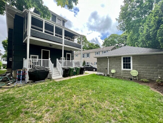 Photo - 330 School St