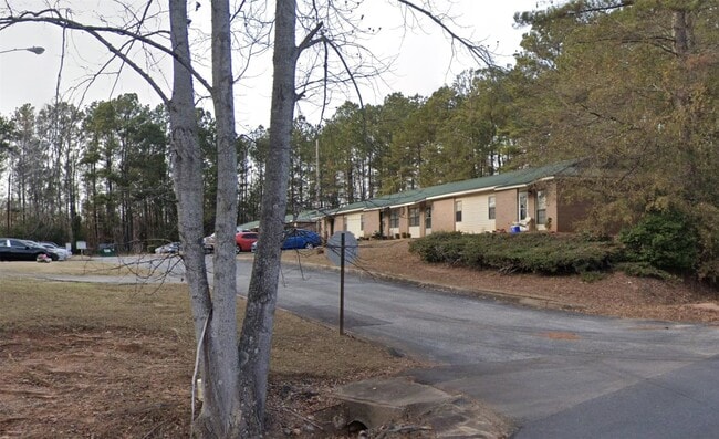 Photo - 525 Lee Rd 379