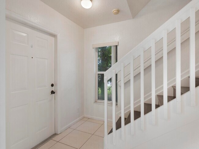Photo - 970 Summit Lake Dr