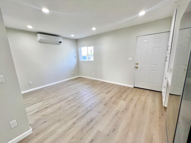 Photo - 1575 Manning Ave Unidad 1573