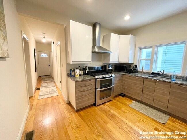 Building Photo - 7 Sudan St Unit 1 Rental