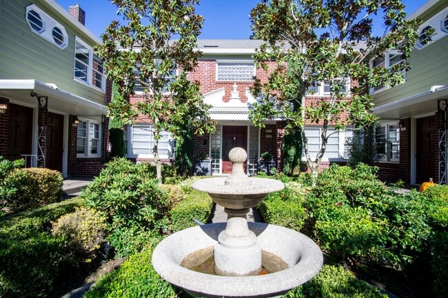 Building Photo - In the Heart of NW-Mid-Century 2Bdr Lives Like a Little House! Unit 2407