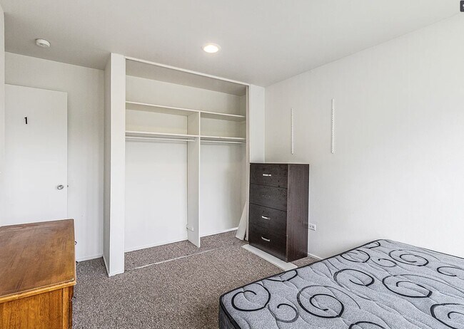 Photo - 1327 Wilmot St