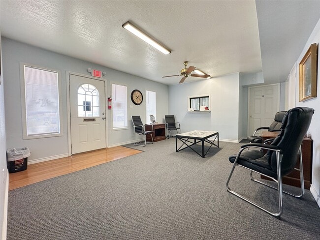 Photo - 702 N Richmond Rd