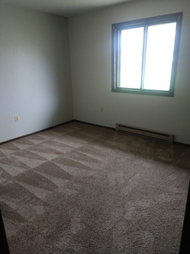 Photo - 551 Lakeview Rd