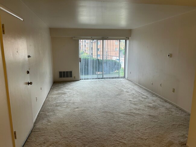 Photo - 8179 Ohio River Blvd Unit #7