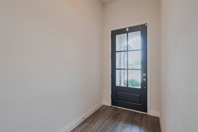 Photo - 6906 Montclair Colony Trl