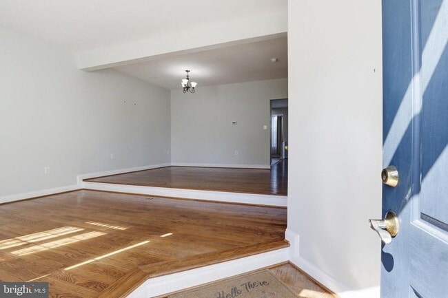 Photo - 915 Buttonwood Terrace NE