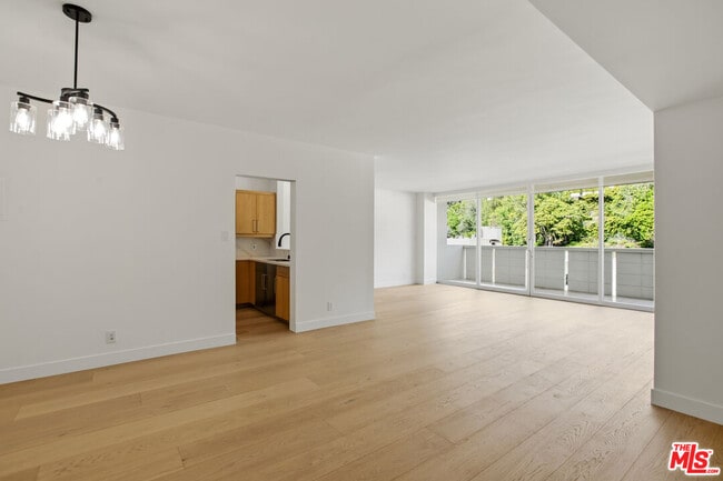 Building Photo - 8787 Shoreham Dr Unit 802