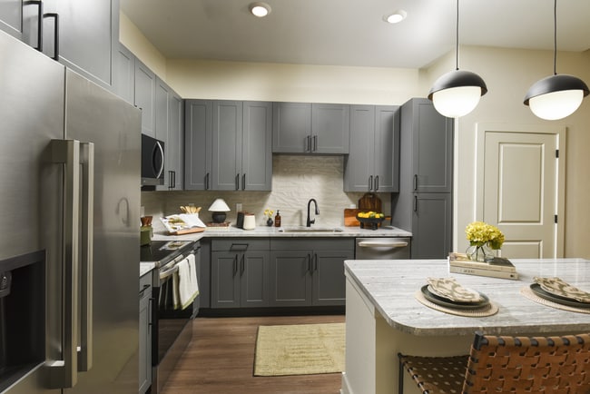 Photo - Crowne at Hickory Grove