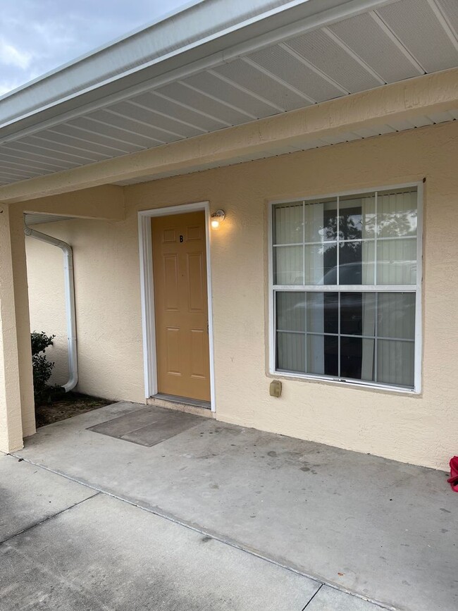 2 Bedroom/2 Bathroom Apartment - 2 Bedroom/2 Bathroom Apartment
