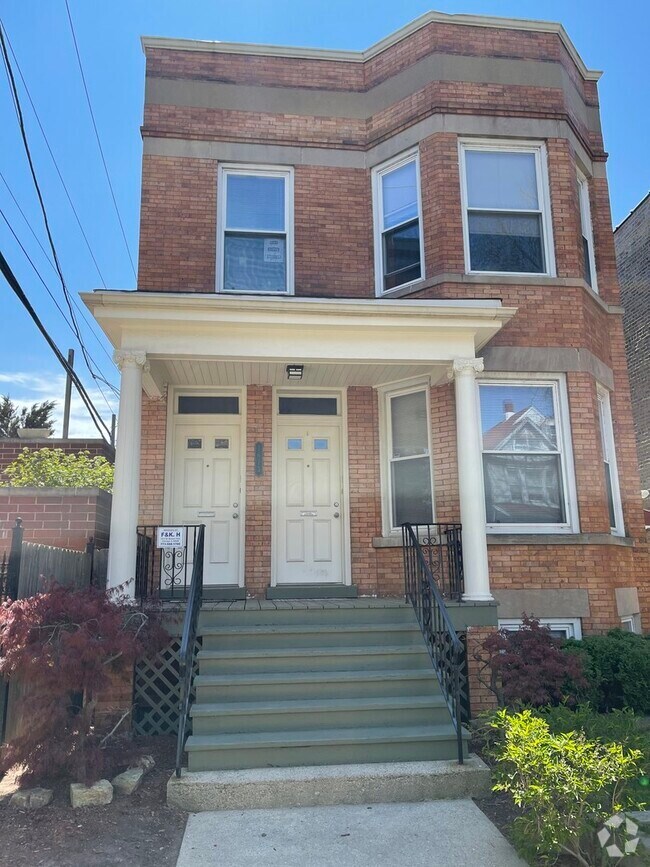 Building Photo - 1613 W Berwyn Ave Unit 2 Rental