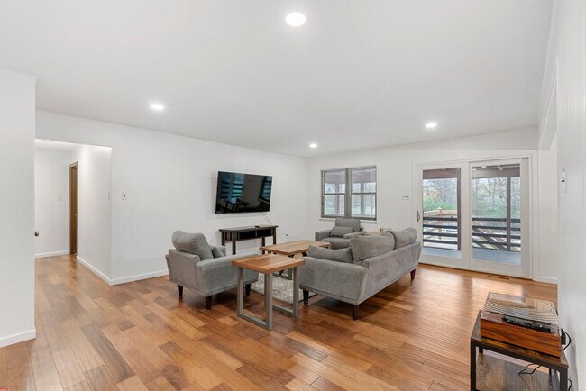 1000 Providence Rd Unit SI ID1472908P